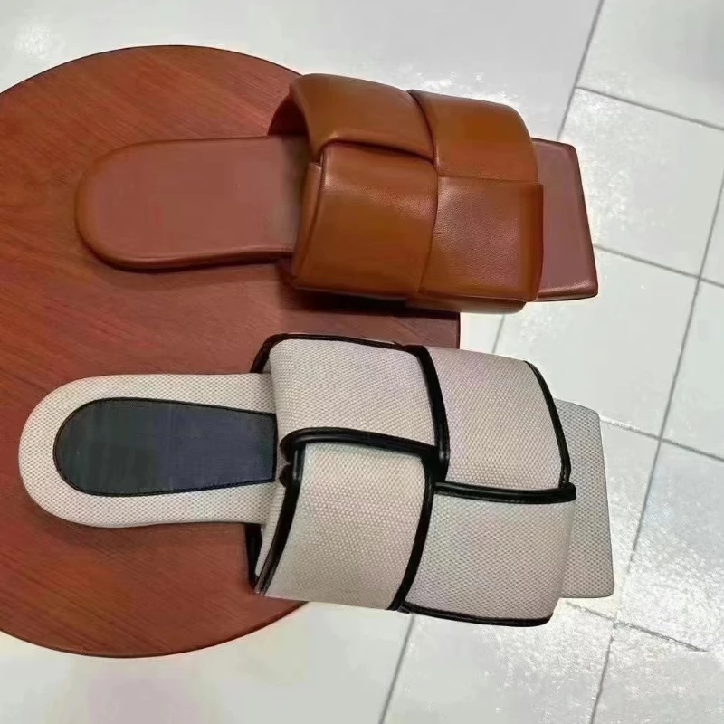 Women's slippers 2024 spring and summer fashion new casual woven plaid leather large bottomed slackers' open-toe slippers
Women's slippers 2024 spring and summer fashion new casual woven plaid leather large bottomed slackers' open-toe slippers
