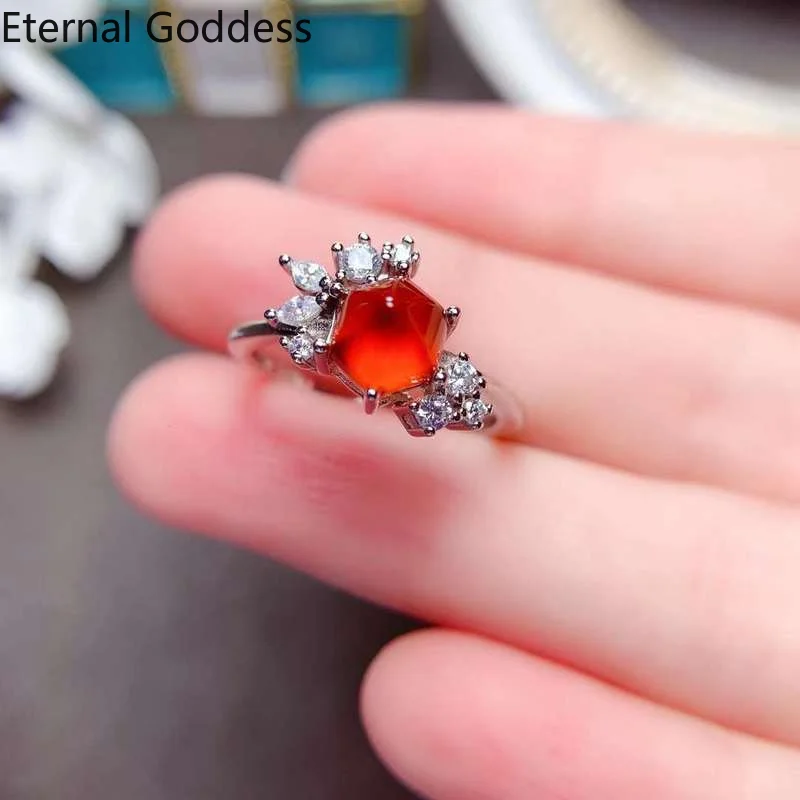 925 Sterling Silver Natural Mozambique Garnet Ring Hexagon Tower Cut Completely Clean Body Luxury Jewelry
925 Sterling Silver Natural Mozambique Garnet Ring Hexagon Tower Cut Completely Clean Body Luxury Jewelry