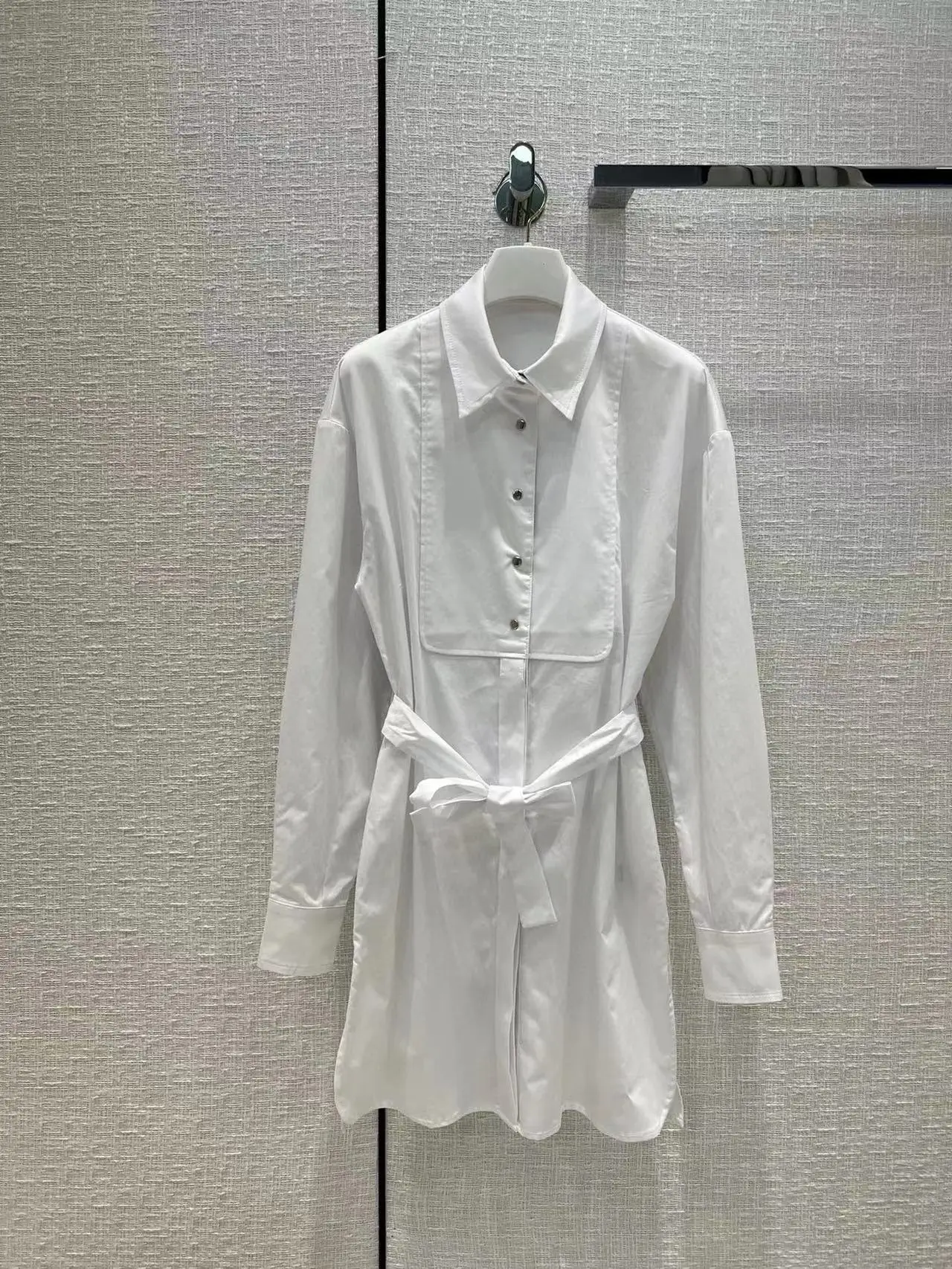 2022 Summer Women Runway Designer Vintage Solid White Mini Dress Long Sleeve Belt High Quality Dresses
2022 Summer Women Runway Designer Vintage Solid White Mini Dress Long Sleeve Belt High Quality Dresses