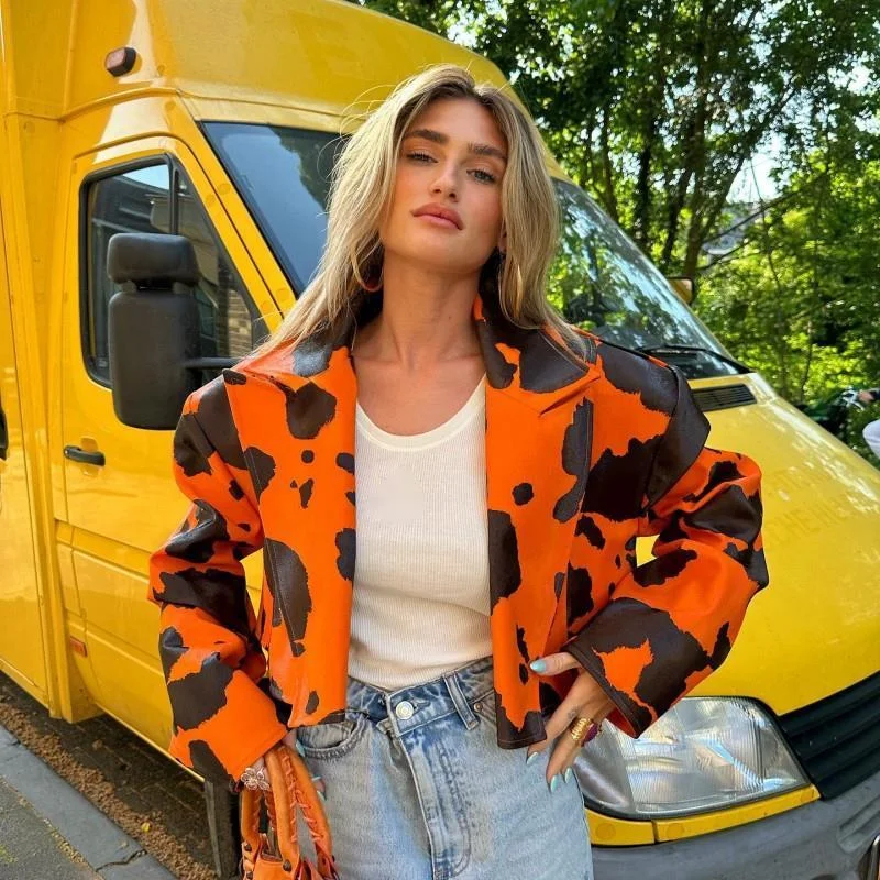 Short Coat for Autumn Polo Fashion Milk Print Long Sleeve Cotton Outerwear Jackets Street Trend Women Tops Coat Women Clothing
Short Coat for Autumn Polo Fashion Milk Print Long Sleeve Cotton Outerwear Jackets Street Trend Women Tops Coat Women Clothing