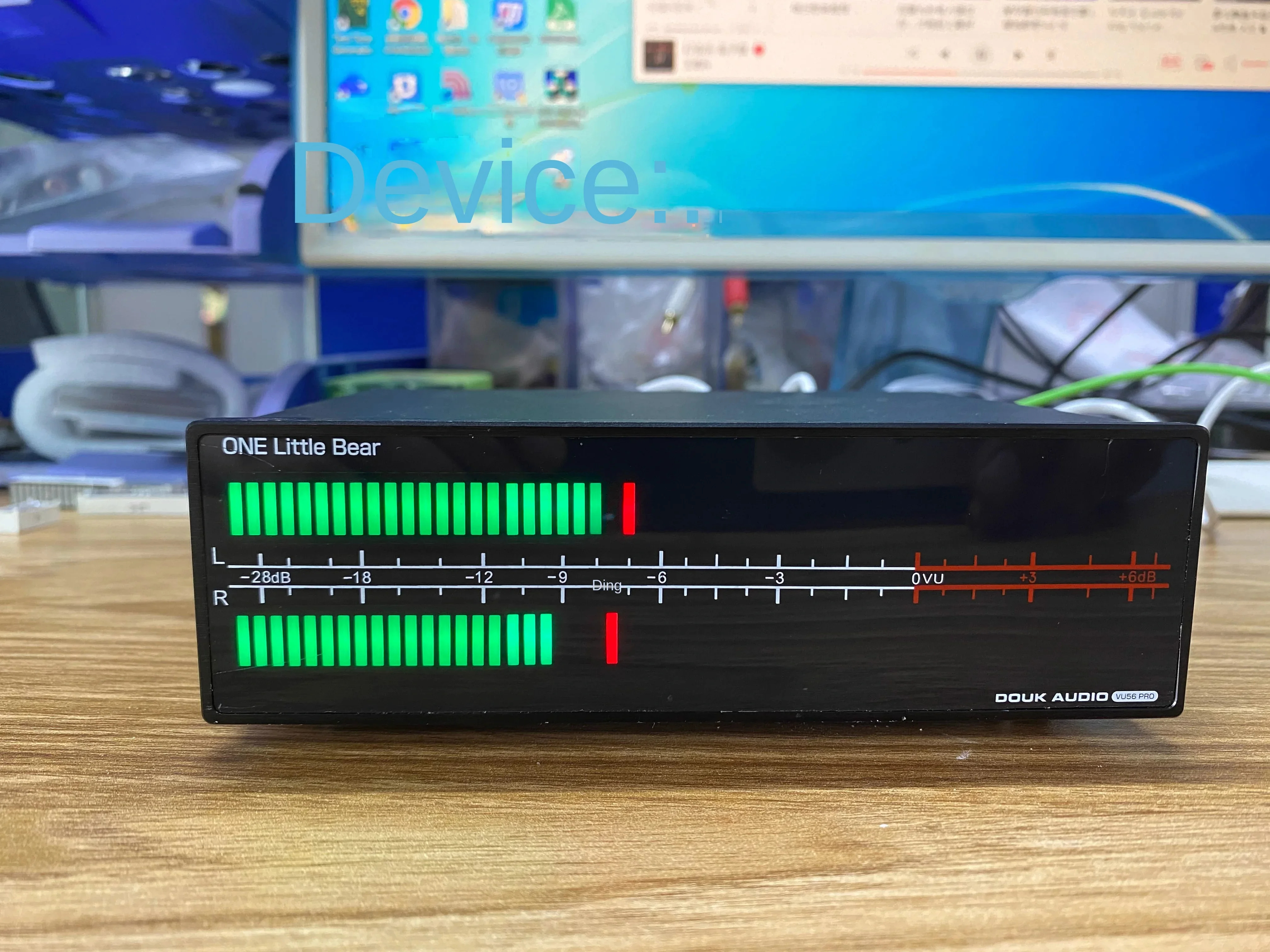 

VU56-PRO Two-color LED Stereo Music Spectrum Analyzer Desktop Rhythm Light Level Meter 2*56 Bits