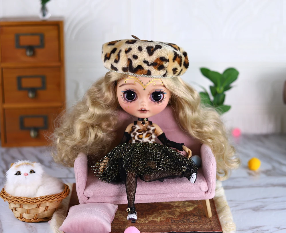 Jasmine – Premium Custom Neo Blythe Doll with Blonde Hair, Tan Skin & Matte Smiling Face 9 Jasmine – Premium Custom Neo Blythe Doll with Blonde Hair, Tan Skin & Matte Smiling Face 9