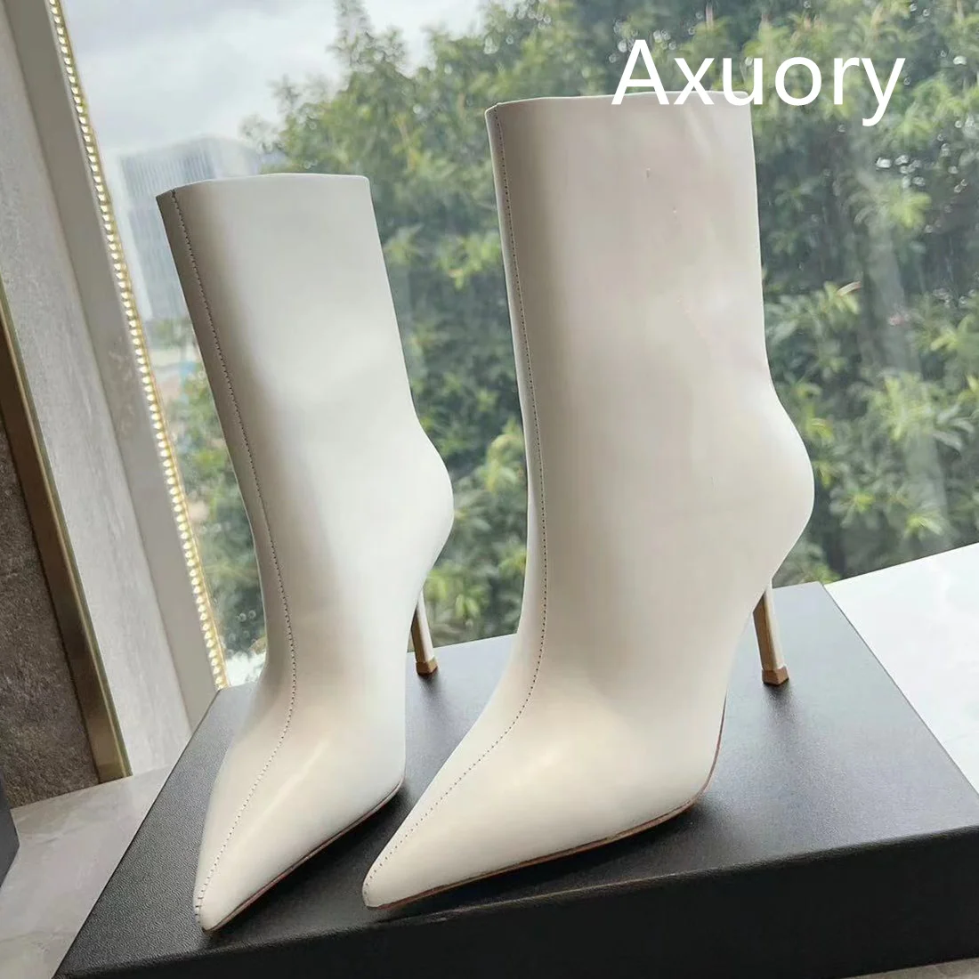 Winter Women's Elastic boots Solid Color Fashion Spike Slender Heel Genuine Leather High Heels Shoes
Winter Women's Elastic boots Solid Color Fashion Spike Slender Heel Genuine Leather High Heels Shoes