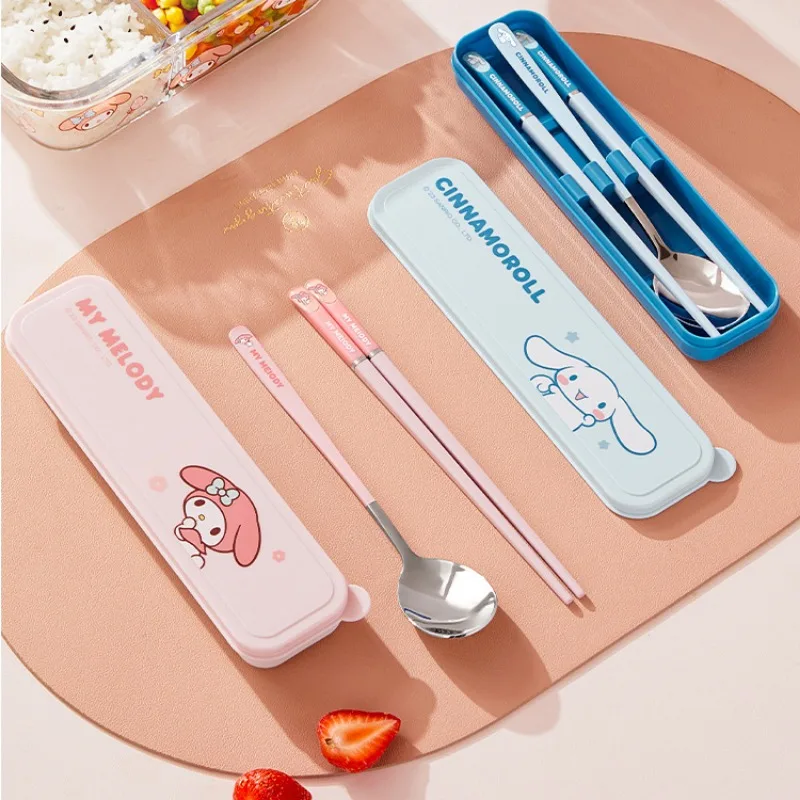 Sanrio Hello Kitty My Melody Cinnamoroll Travel Portable Cutlery Set Student Portable Tableware Storage Box Kitchen Tableware
Sanrio Hello Kitty My Melody Cinnamoroll Travel Portable Cutlery Set Student Portable Tableware Storage Box Kitchen Tableware