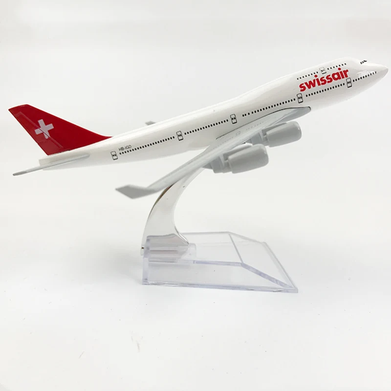 16 см самолеты швейцарские авиалинии авиакомпании Боинг B747 модель самолета Литые металлические самолеты подарки коллекционный дисплей
16 см самолеты швейцарские авиалинии авиакомпании Боинг B747 модель самолета Литые металлические самолеты подарки коллекционный дисплей