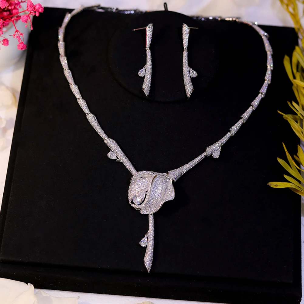 Shiny Cubic Zirconia Rose Blossom Design Necklace Set Earrings Bridal Jewelry Set Wedding 2024 High Quality Party Accessories
Shiny Cubic Zirconia Rose Blossom Design Necklace Set Earrings Bridal Jewelry Set Wedding 2024 High Quality Party Accessories