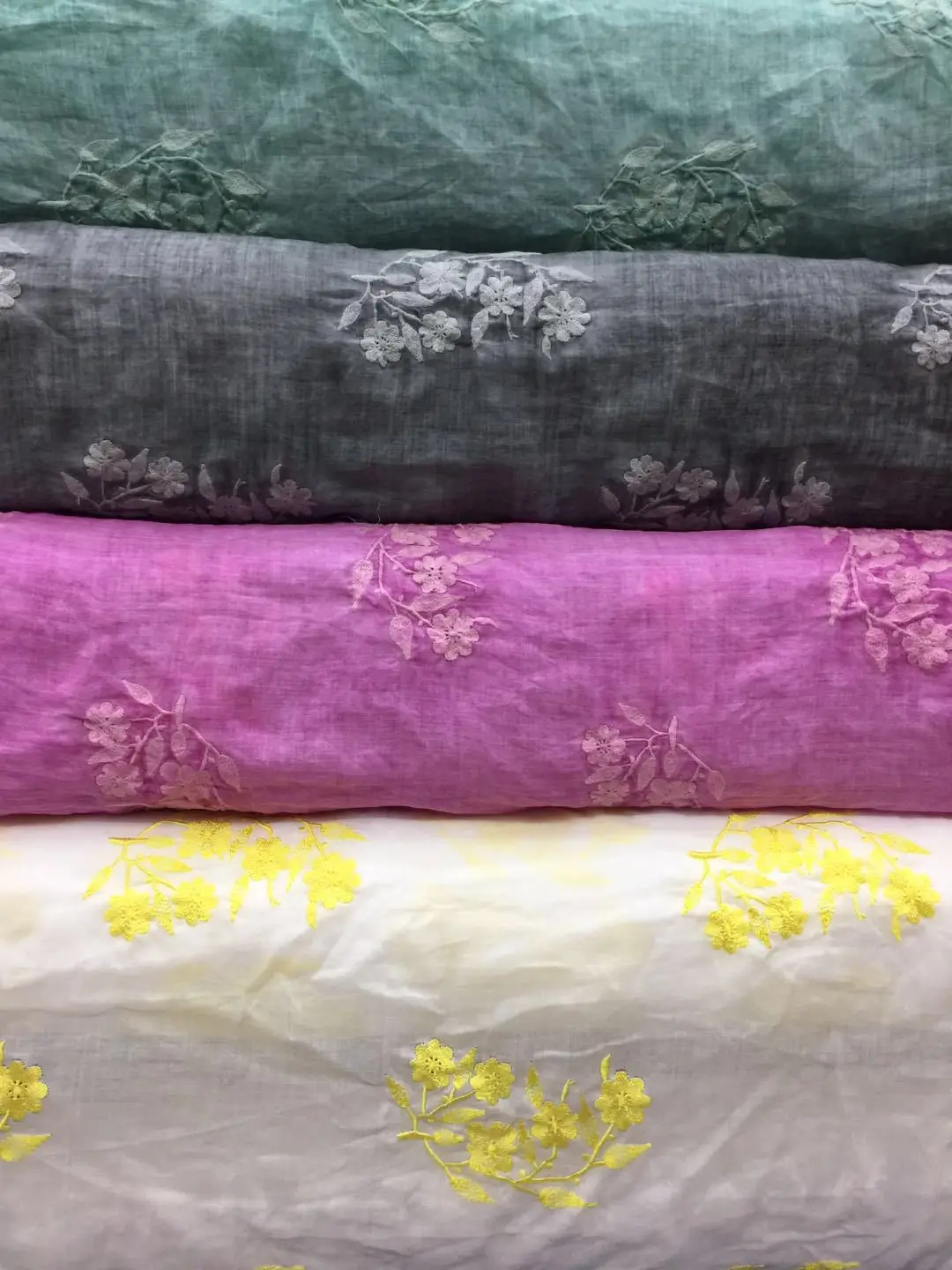 Китайская ткань рами, ткань из конопляного хлопка, тонкое зеленое жареное окрашенное грязно-Цветочное платье с вышивкой, одежда для халата, 1 метр
Китайская ткань рами, ткань из конопляного хлопка, тонкое зеленое жареное окрашенное грязно-Цветочное платье с вышивкой, одежда для халата, 1 метр