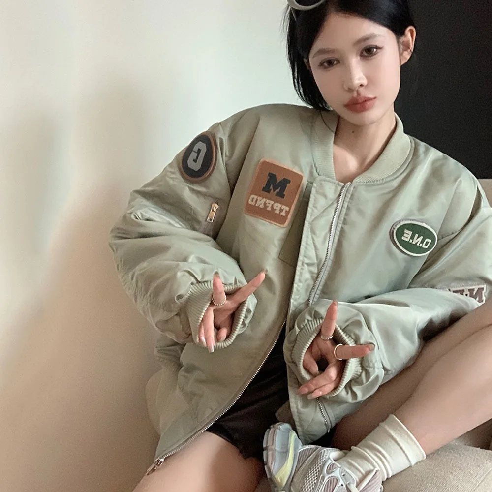 Autumn Winter Letter Labeled Pilot Cotton Jacket Women's Thicken Padded Coat Women's Parkas Vintage Baseball Uniforms Outerwear
Autumn Winter Letter Labeled Pilot Cotton Jacket Women's Thicken Padded Coat Women's Parkas Vintage Baseball Uniforms Outerwear