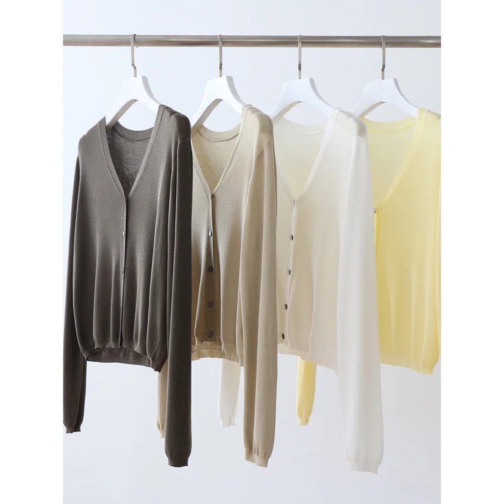 Spring and summer 2023 thin wool knitted shawl Cardigan sun protection V-Neck long sleeve Solid light button shawl blouse
Spring and summer 2023 thin wool knitted shawl Cardigan sun protection V-Neck long sleeve Solid light button shawl blouse