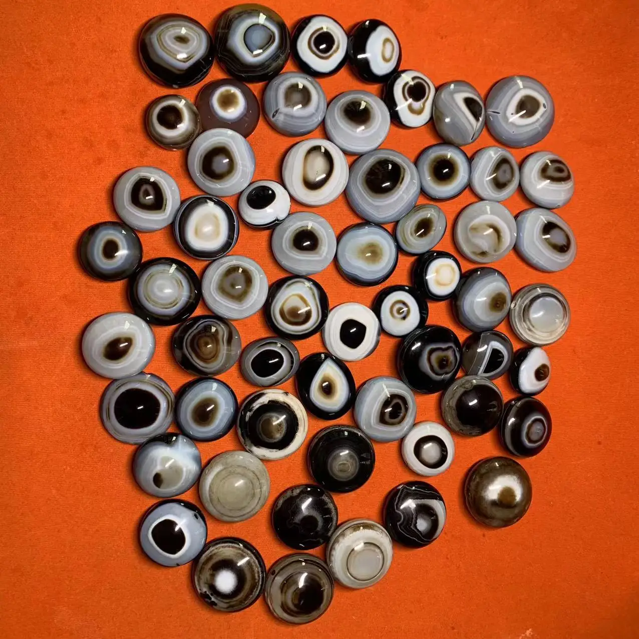 170pcs/lot Natural Millennium Old Agate Beads Eyes Sheep Plate Beads Eye Dzi Beads Bulk Wholesale Mystery Amulet weathered taki
170pcs/lot Natural Millennium Old Agate Beads Eyes Sheep Plate Beads Eye Dzi Beads Bulk Wholesale Mystery Amulet weathered taki