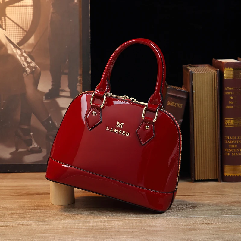 Женская модная сумка с мультипликационным дизайном, осень 2023, новая женская сумка через плечо, темная сменная кожаная сумка, Регулируемый Ремень Через Плечо LV
Женская модная сумка с мультипликационным дизайном, осень 2023, новая женская сумка через плечо, темная сменная кожаная сумка, Регулируемый Ремень Через Плечо LV