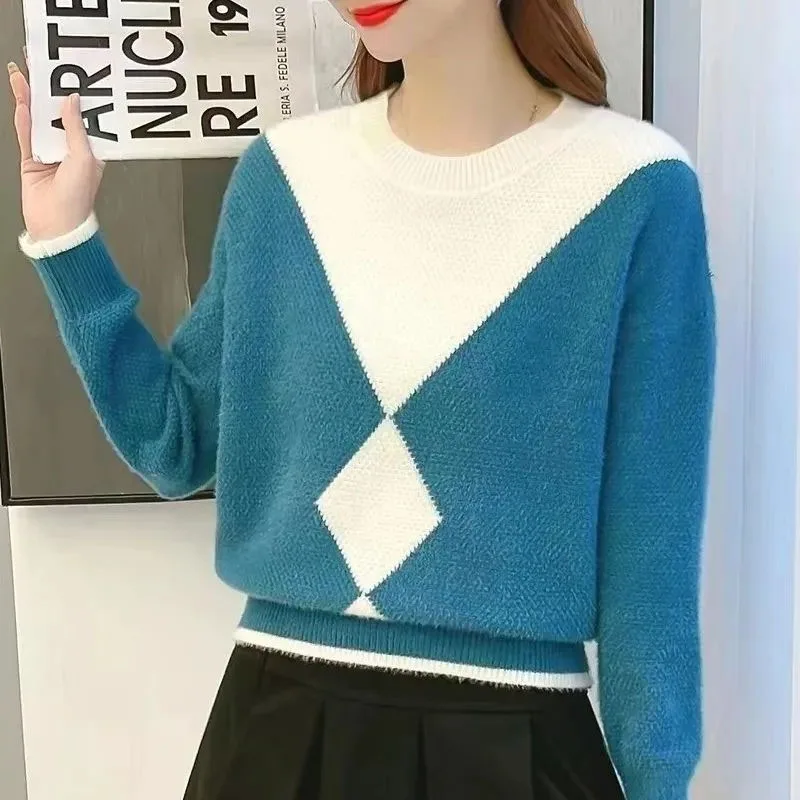 

New Winter Fashion Colorblock Imitation Mink Fleece Round Neck Loose Versatile Commuter Women's Knitted Long Sleeve Sweater
