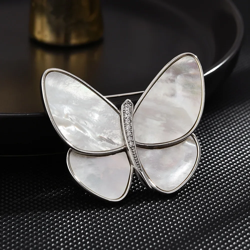 Elegant Brooch for Women Inlaid Zircon Shell Butterfly Brooches High Quality Womens Clothing Pins Fine Jewelry Accessories Gifts
Elegant Brooch for Women Inlaid Zircon Shell Butterfly Brooches High Quality Womens Clothing Pins Fine Jewelry Accessories Gifts