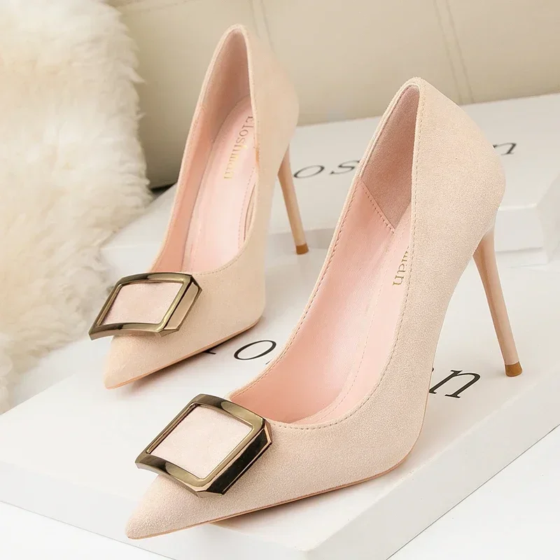 Designer high heels for women luxury brand pumps women shoes metal square buckle shoes Stilettos heels Banquet Shoes
Designer high heels for women luxury brand pumps women shoes metal square buckle shoes Stilettos heels Banquet Shoes