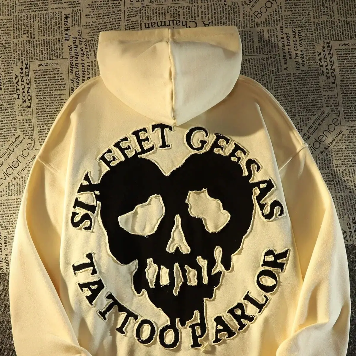 Fashion retro Simplicity printed graphic hoodie American y2k loose personality street men and women hip hop Oversized hoodie
Fashion retro Simplicity printed graphic hoodie American y2k loose personality street men and women hip hop Oversized hoodie