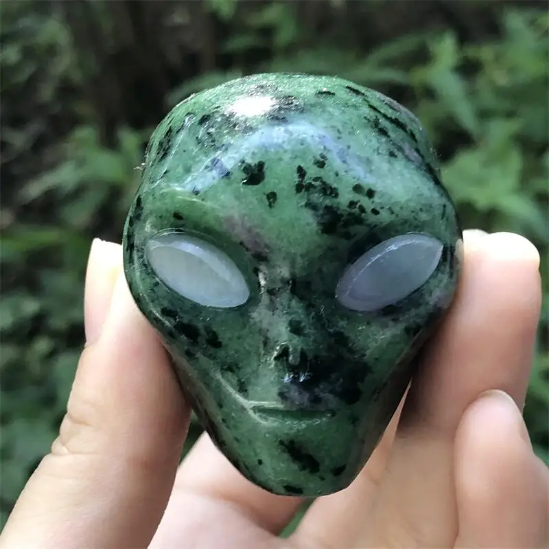 

Natural Ruby In Zoisite Stone Carved Figurine Alien Skulls Statue Healing Decoration Gemstone Collection 1pcs