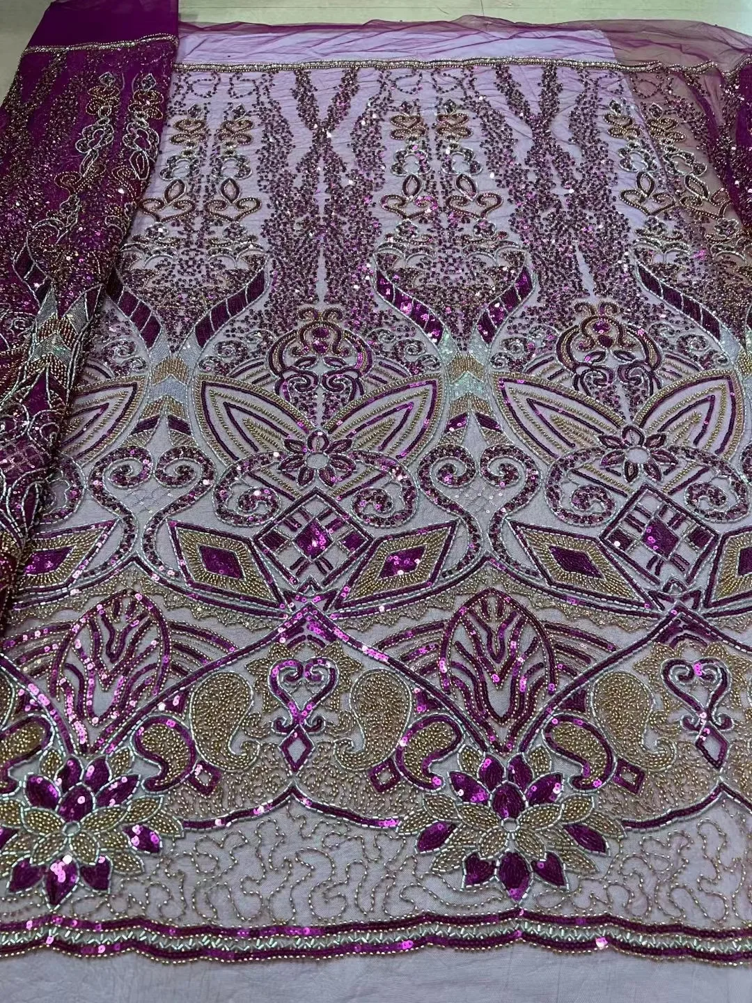 Luxurious Lace Fabric 2023 High Quality 5 Yards African Groom Embroidery Nigerian French Beads Lace Fabrics For Dresses
Luxurious Lace Fabric 2023 High Quality 5 Yards African Groom Embroidery Nigerian French Beads Lace Fabrics For Dresses
