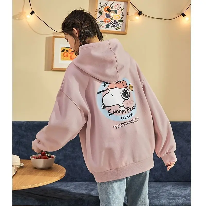 Свитер Snoopy женский с мультяшным принтом, свободный плотный топ с капюшоном, из бархата, для девочек, подарок на день рождения, Осень-зима
Свитер Snoopy женский с мультяшным принтом, свободный плотный топ с капюшоном, из бархата, для девочек, подарок на день рождения, Осень-зима