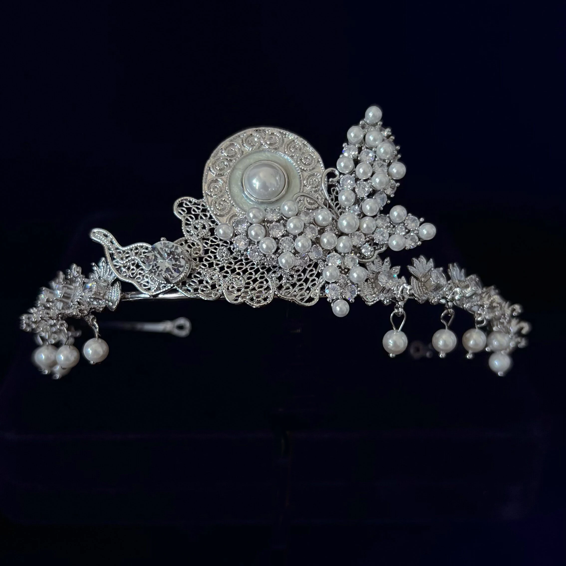 Royal Pearls Full Zirconia Pearls Wedding Tiara Crowns for Brides Concert Headpices Girls Gift
Royal Pearls Full Zirconia Pearls Wedding Tiara Crowns for Brides Concert Headpices Girls Gift