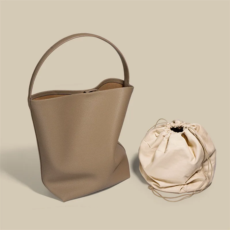 Cowhide Bucket Bag for Women Commuter Large Capacity Shoulder Armpit Bag Handbag Fashion Casual Bag
Cowhide Bucket Bag for Women Commuter Large Capacity Shoulder Armpit Bag Handbag Fashion Casual Bag