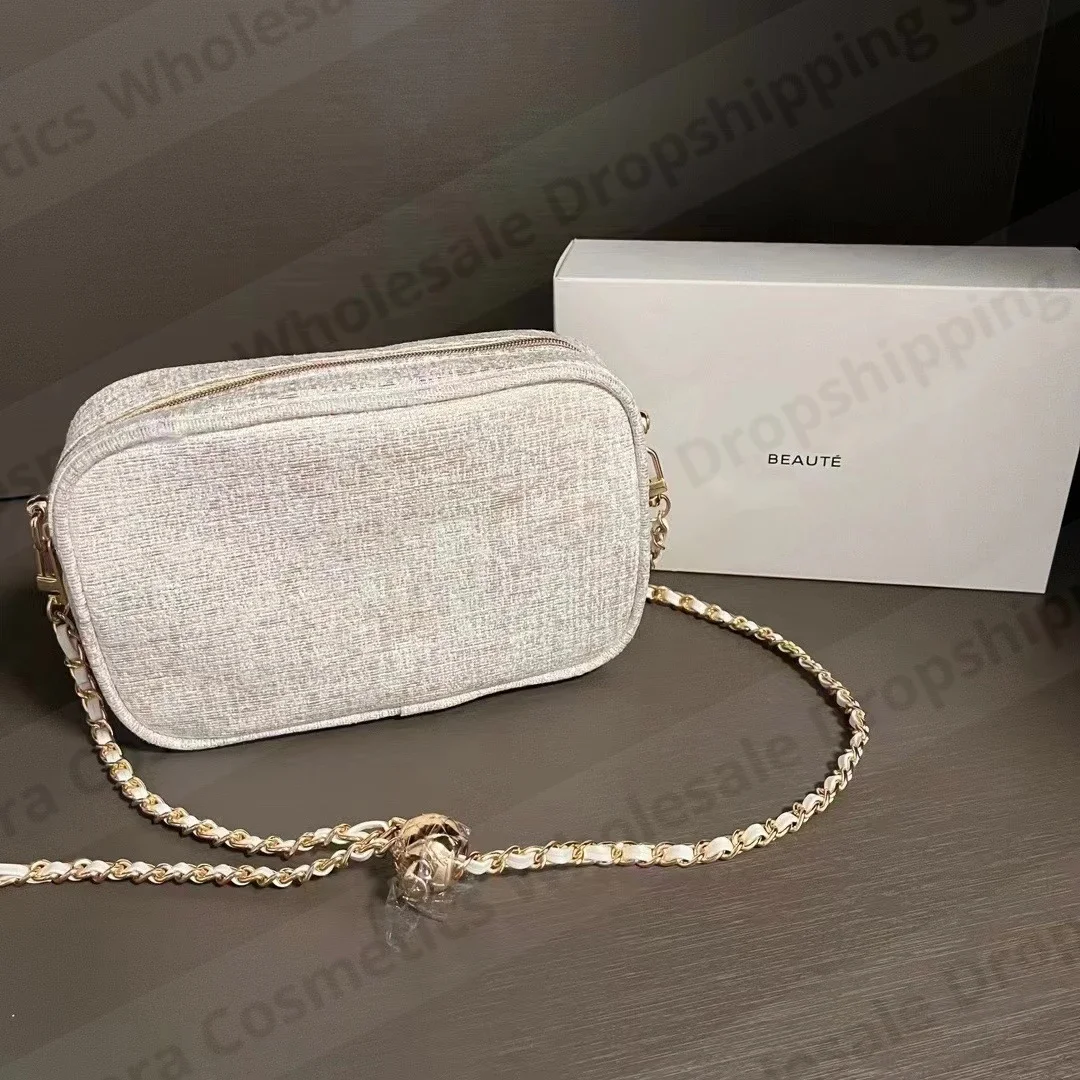 CC Beauty, ограниченная серия, Рождественская яркая серая сумка для косметики с цепочкой, 19,5 см * 12 см * 5 см
CC Beauty, ограниченная серия, Рождественская яркая серая сумка для косметики с цепочкой, 19,5 см * 12 см * 5 см