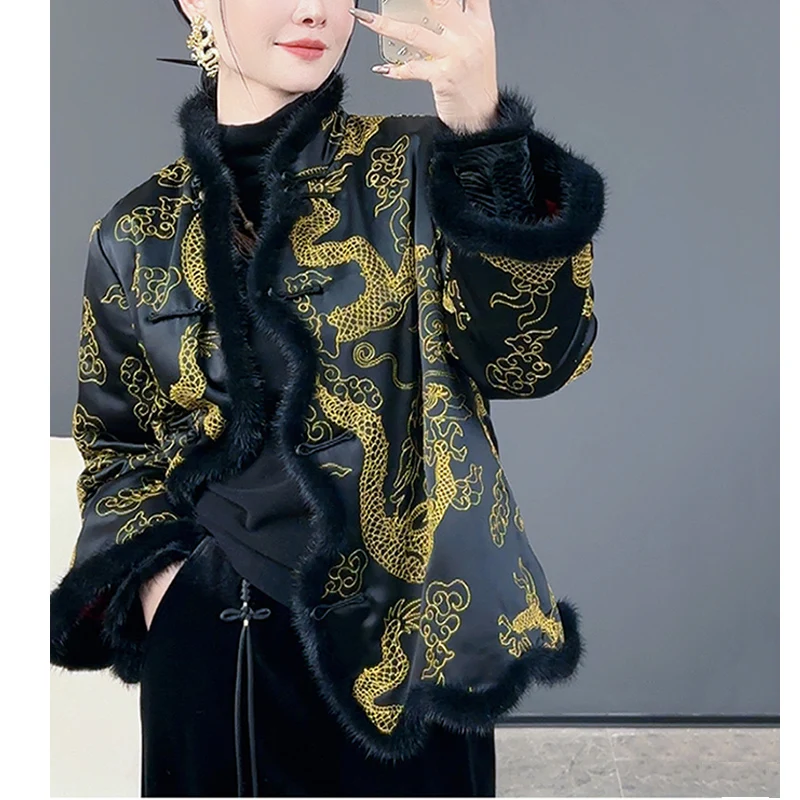 2023 Winter New Chinese Style Dragon Embroidered Coat Women's Single Breasted Cuffs Spliced Mink Fur Cotton Jacket S-L
2023 Winter New Chinese Style Dragon Embroidered Coat Women's Single Breasted Cuffs Spliced Mink Fur Cotton Jacket S-L