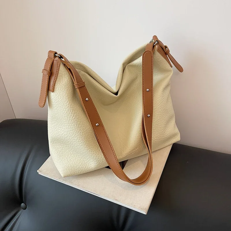 

Бесплатная доставка, новая женская сумка, модная Повседневная стильная простая сумка через плечо, вместительная универсальная трендовая молодежная сумка через плечо