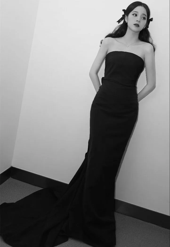 

Korean Long Crepe Black Evening Dresses With Ruffles Mermaid Strapless 이브닝 드레스 Sweep Train Celebrity Dress for Women