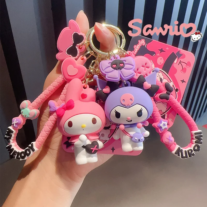 Брелок Sanrio из мультфильма Kuromi Melody милый крутой брелок кавайная модель из ПВХ игрушка парная сумка подвеска автомобильные аксессуары украшение подарок для детей
Брелок Sanrio из мультфильма Kuromi Melody милый крутой брелок кавайная модель из ПВХ игрушка парная сумка подвеска автомобильные аксессуары украшение подарок для детей