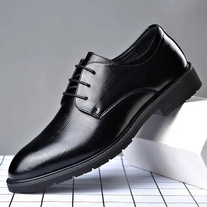 Brogue Leather Shoes Men's Business Formal Wear Boys Men's Casual Soft Bottom British Style Wedding Groom's Shoes
Brogue Leather Shoes Men's Business Formal Wear Boys Men's Casual Soft Bottom British Style Wedding Groom's Shoes