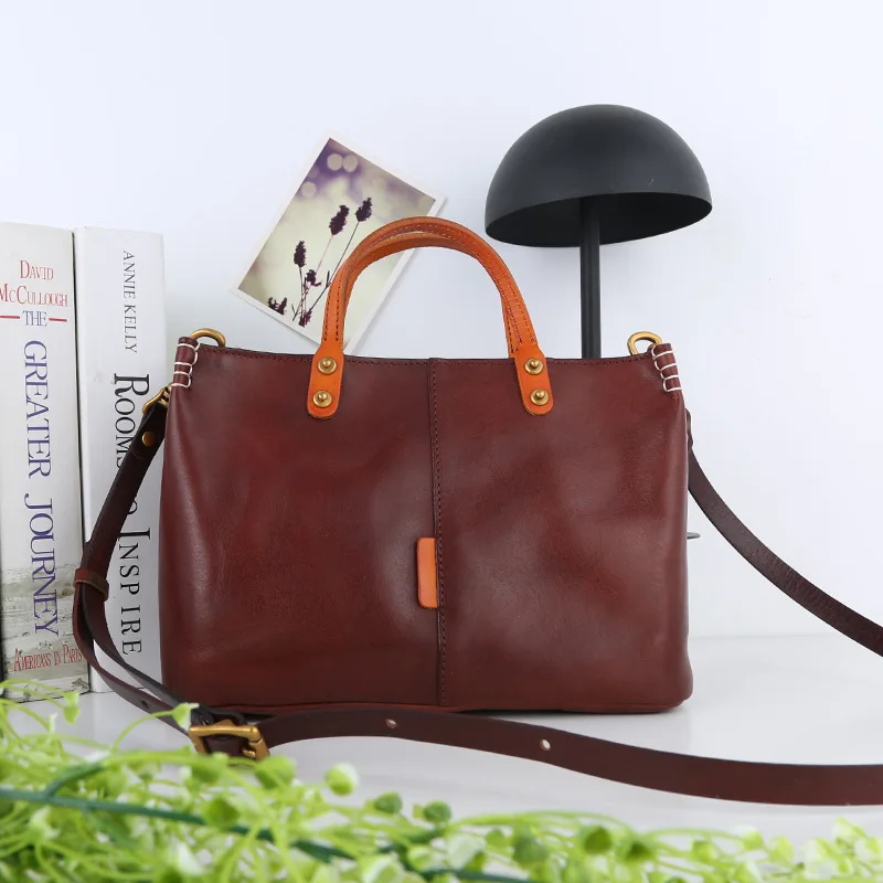 European and American Style Commuter Crossbody Bag Retro Women's Casual Top Layer Vegetable Tanned Leather Handbag
European and American Style Commuter Crossbody Bag Retro Women's Casual Top Layer Vegetable Tanned Leather Handbag