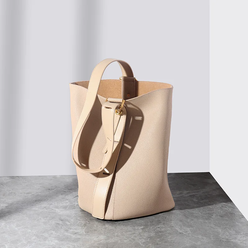 Bag Exquisite Leather Bucket Bag Women's Versatile Handbag Casual Crossbody Bag 
Bag Exquisite Leather Bucket Bag Women's Versatile Handbag Casual Crossbody Bag