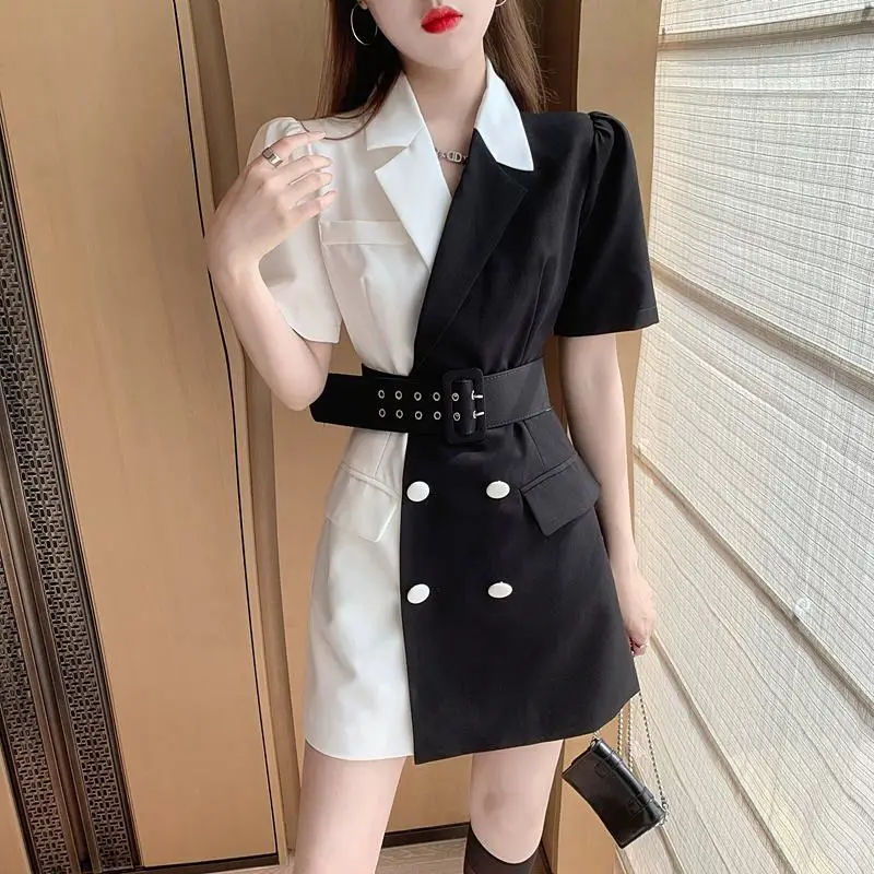 

Black and white contrasting French light mature style women's dress, new design for summer 2024, slim suit women's dress