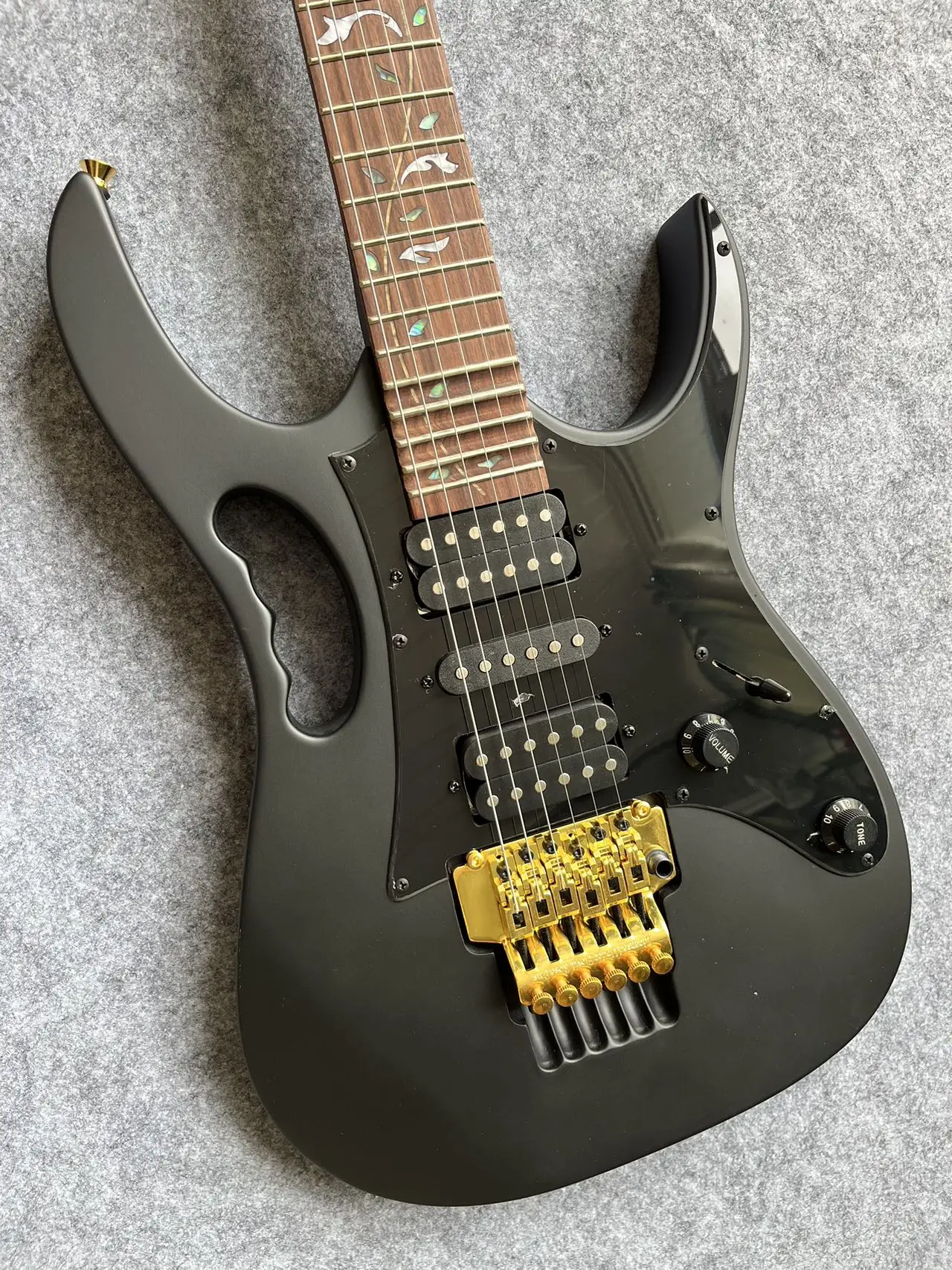 

Factory direct sales of high-quality new 6-string 7V electric guitars free of shipping VBBHGTY