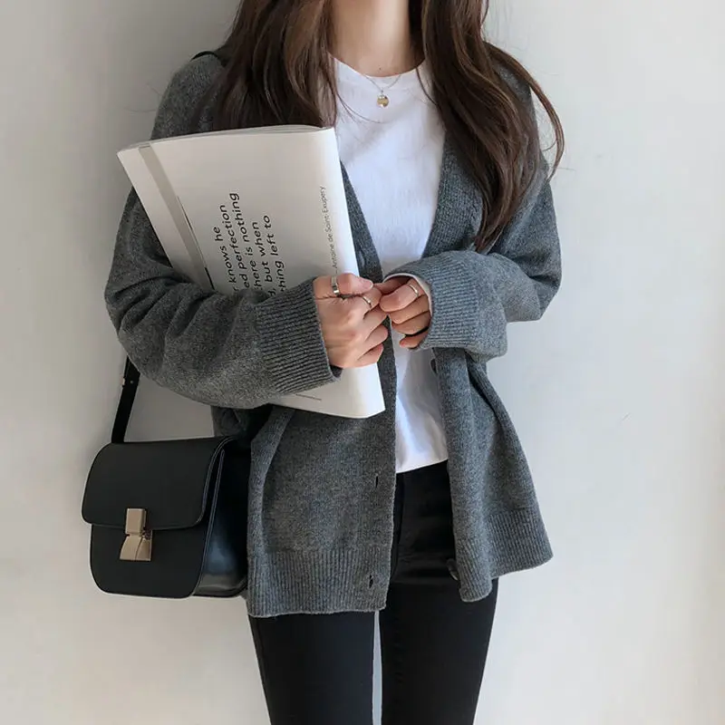 Women Clothing Spring 2023 Autumn New Arrival Korean Version Lazy Style Loose V-neck Solid Knitted Cardigan Sweater Coat
Women Clothing Spring 2023 Autumn New Arrival Korean Version Lazy Style Loose V-neck Solid Knitted Cardigan Sweater Coat