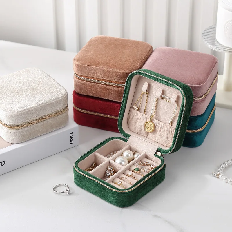 European and American Velvet Jewelry Box, Travel Portable Jewelry Storage Box, Earrings, Rings, Necklaces
European and American Velvet Jewelry Box, Travel Portable Jewelry Storage Box, Earrings, Rings, Necklaces