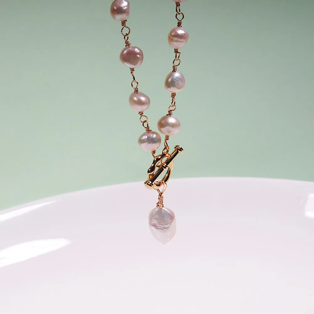 New fashionable pearl necklace paired with 8mm irregular pearl gold-plated material with a chain 52cm length VBB311
New fashionable pearl necklace paired with 8mm irregular pearl gold-plated material with a chain 52cm length VBB311