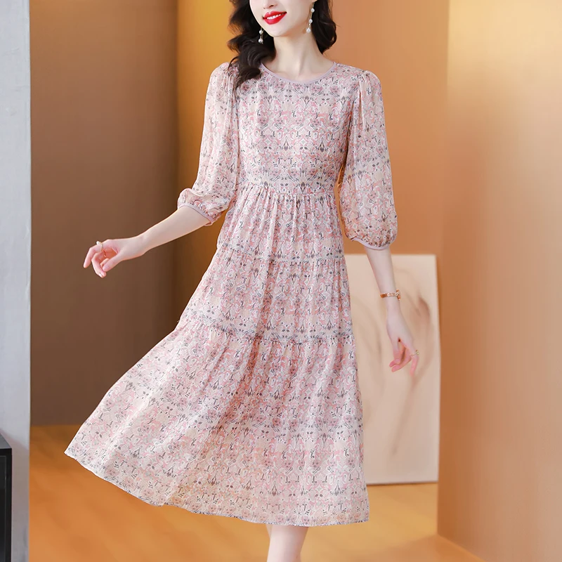 2023 Bubble Sleeves Silk Loose Print Dress Women's Light Pink Fragmented Flower Large Silkworm Silk Skirt Knee Length Robe
2023 Bubble Sleeves Silk Loose Print Dress Women's Light Pink Fragmented Flower Large Silkworm Silk Skirt Knee Length Robe