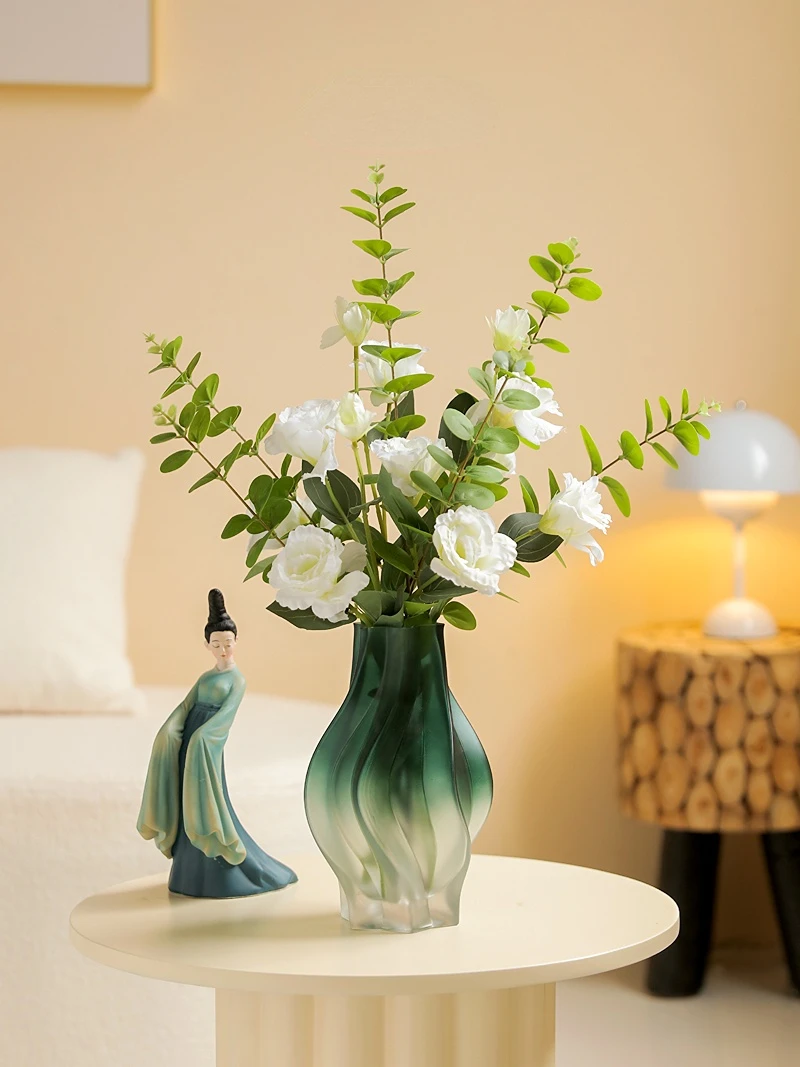 High grade frosted glass vase decorations Gradual color flower arrangement Living room table decoration furnishings
High grade frosted glass vase decorations Gradual color flower arrangement Living room table decoration furnishings