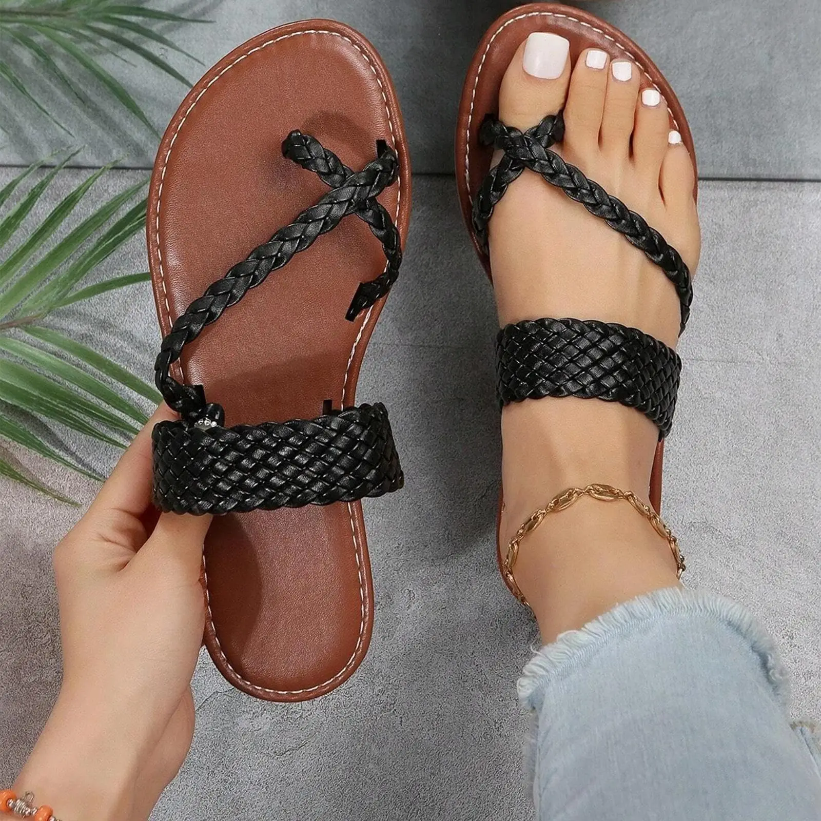 

Female Flat Slippers Braided-Strap Sandal Toe Ring Thong Beach Boho Casual Slides Elegant Breathable Roman Flip Flop