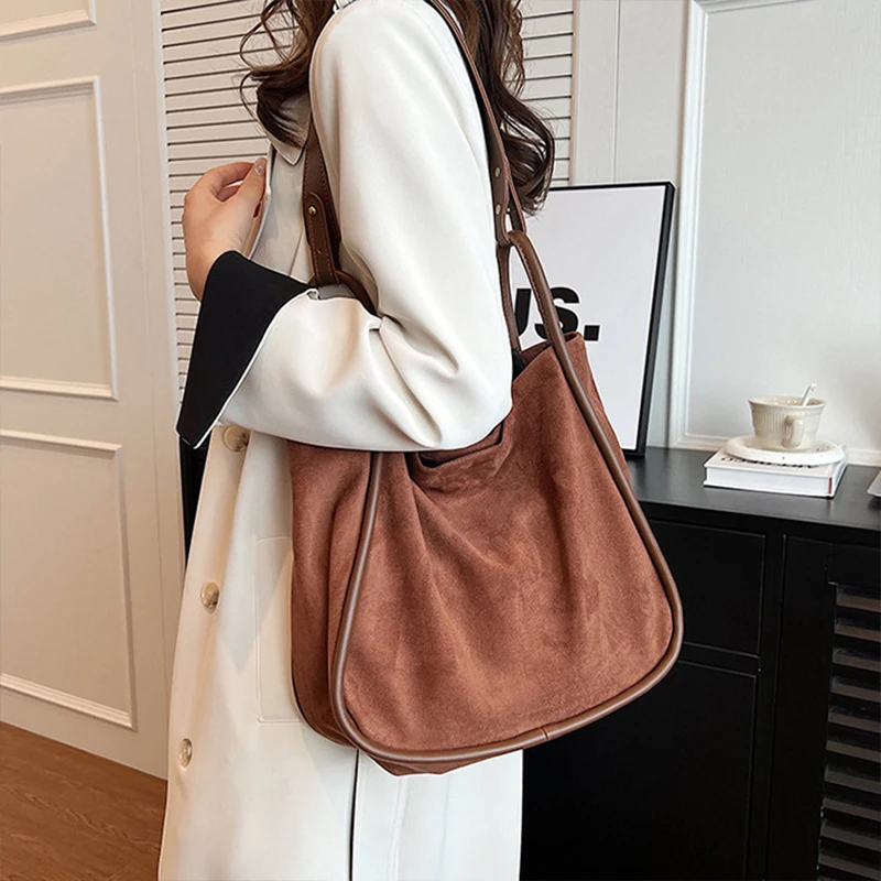 2023 New Casual Retro Large-Capacity Women'S Bag Female Autumn Winter Western Style Female Shoulder Bag Commuter Portable Tote B
2023 New Casual Retro Large-Capacity Women'S Bag Female Autumn Winter Western Style Female Shoulder Bag Commuter Portable Tote B