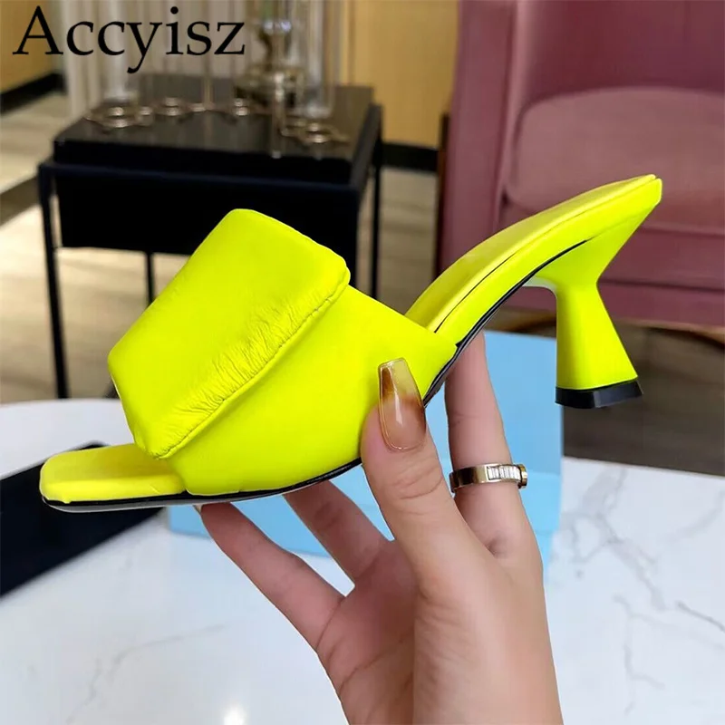 2023 Bread Design Real Leather Square Toe Slippers Women Slippers Summer Outdoor Fashion Open Toe Mid High Heel Sandals Ladies
2023 Bread Design Real Leather Square Toe Slippers Women Slippers Summer Outdoor Fashion Open Toe Mid High Heel Sandals Ladies