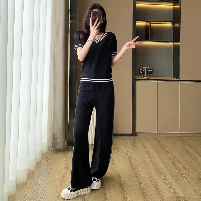 Casual Sports Suit Women's Summer Looks Thin Wearing Wide-leg Pants Knitted Two-piece Trouser Suit
Casual Sports Suit Women's Summer Looks Thin Wearing Wide-leg Pants Knitted Two-piece Trouser Suit