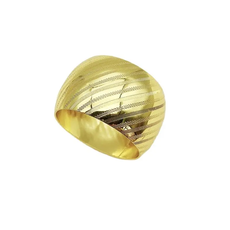 12pcs/lot Striped napkin ring metal simple napkin ring wedding hotel tableware napkin buckle desktop decoration
12pcs/lot Striped napkin ring metal simple napkin ring wedding hotel tableware napkin buckle desktop decoration