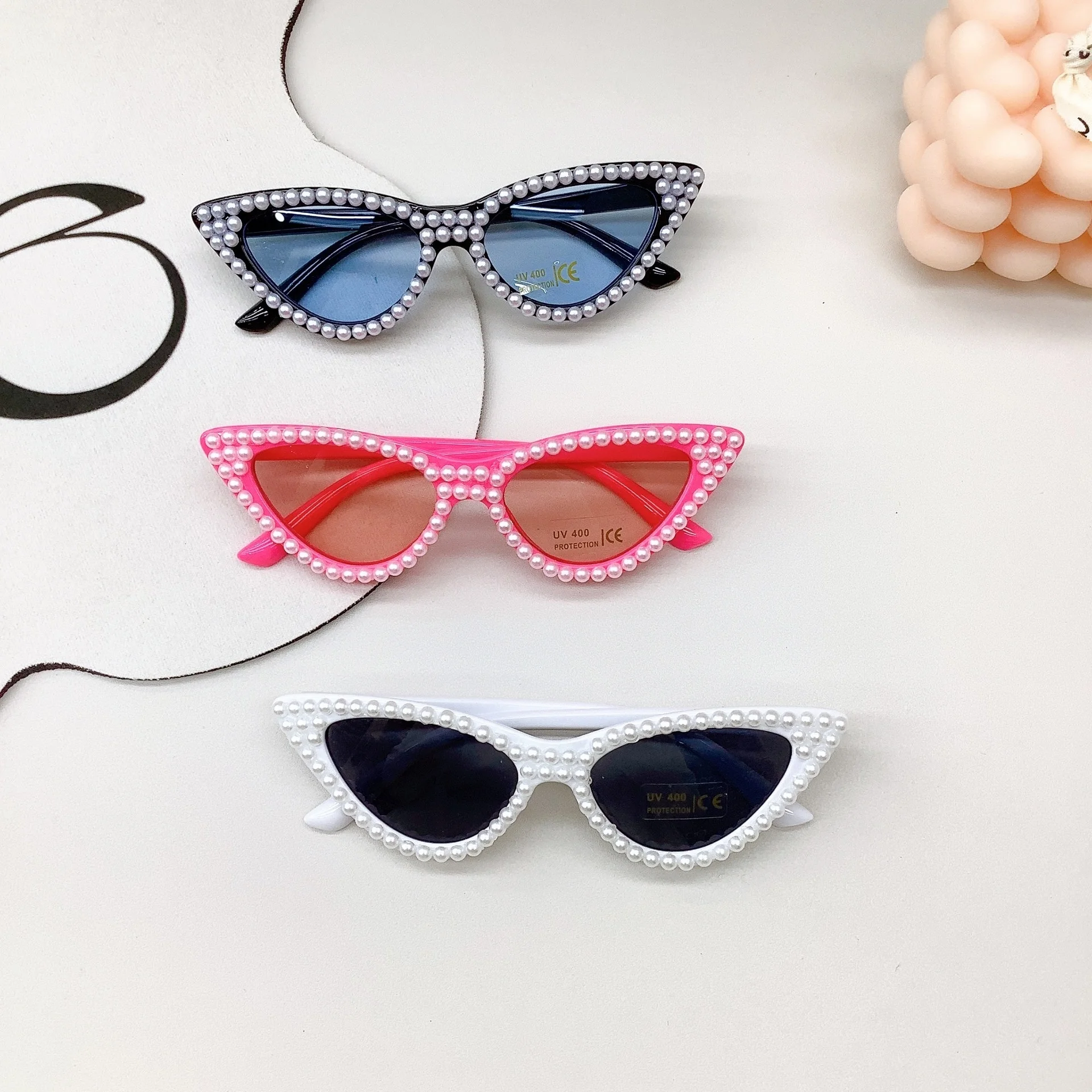 design Fashionable children's concave sunglasses with trend. Fashionable baby sunglasses are UV resistant and trendy for both
design Fashionable children's concave sunglasses with trend. Fashionable baby sunglasses are UV resistant and trendy for both