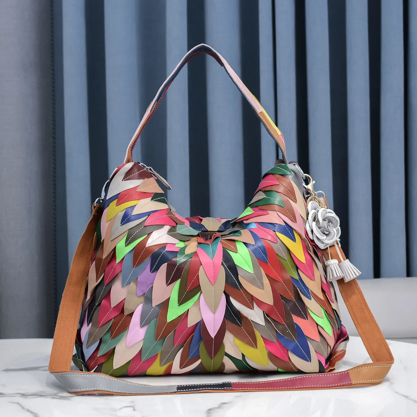 Embossing Retro Leaf Stitching Shopping Luxury Handbags Women Bags Designer 2024 Spring Genuine Leather Shoulder Crossbody Bags
Embossing Retro Leaf Stitching Shopping Luxury Handbags Women Bags Designer 2024 Spring Genuine Leather Shoulder Crossbody Bags