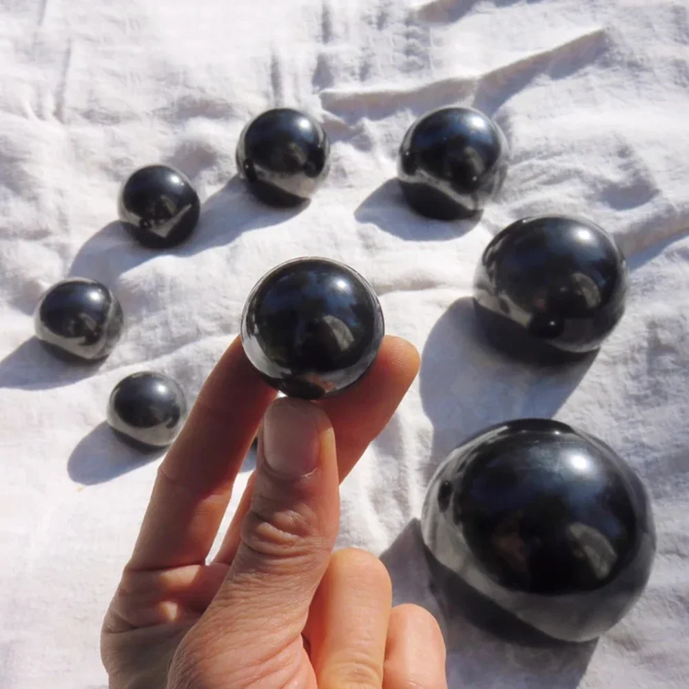 Mineraali 4.5cm Natural Shungite Sphere Round Ball Home Decor Ornament Crystal Healing Black Gemstone Against EMF Anti Radiation
Mineraali 4.5cm Natural Shungite Sphere Round Ball Home Decor Ornament Crystal Healing Black Gemstone Against EMF Anti Radiation