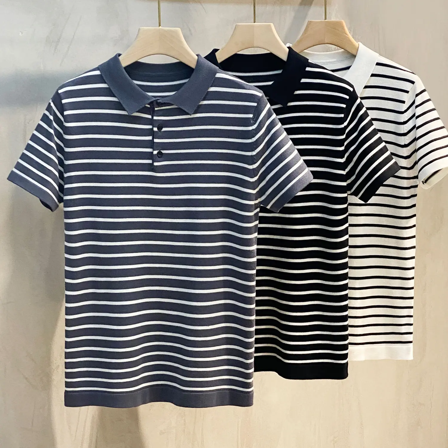 Young Men's Light Cuban Collar Shirt Short-sleeved Men's Fashion Knitted Polo Shirt Loose Casual Stripe Polo-shirt Z35
Young Men's Light Cuban Collar Shirt Short-sleeved Men's Fashion Knitted Polo Shirt Loose Casual Stripe Polo-shirt Z35