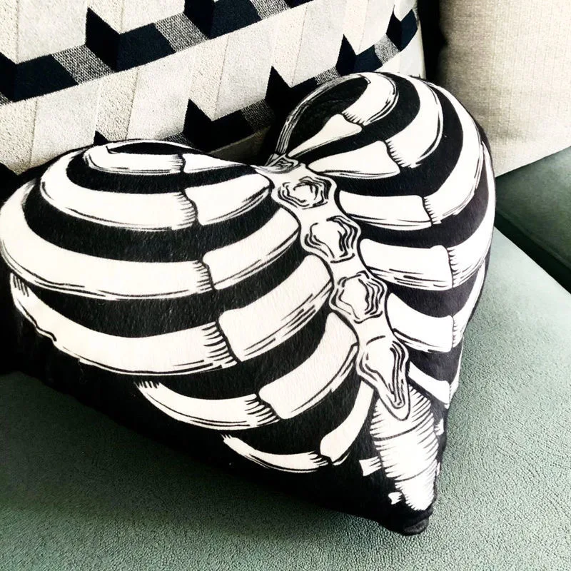 Skeleton Heart Sofa Decorative Cushion Living Room Rocking Chair Bar Horror Style Seat Pillow Accessories Teenagers Holiday Gift
Skeleton Heart Sofa Decorative Cushion Living Room Rocking Chair Bar Horror Style Seat Pillow Accessories Teenagers Holiday Gift