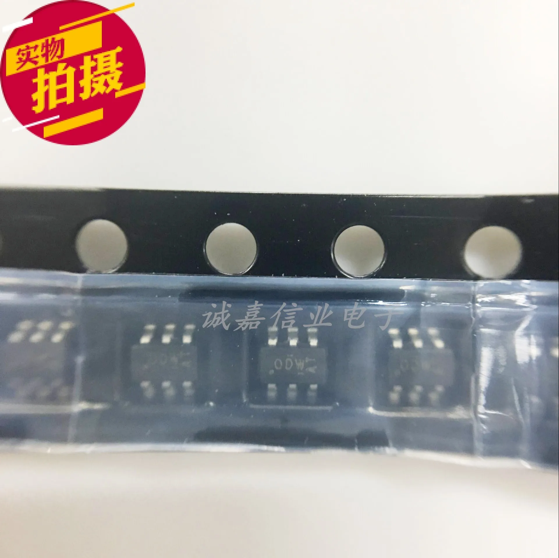 10 шт./партия SI1403BDL-T1-E3 SOT-363-6 маркировка; ODW MOSFET -20V Vds 12V Vgs Рабочая температура:- 55 C-+ 150 C
10 шт./партия SI1403BDL-T1-E3 SOT-363-6 маркировка; ODW MOSFET -20V Vds 12V Vgs Рабочая температура:- 55 C-+ 150 C